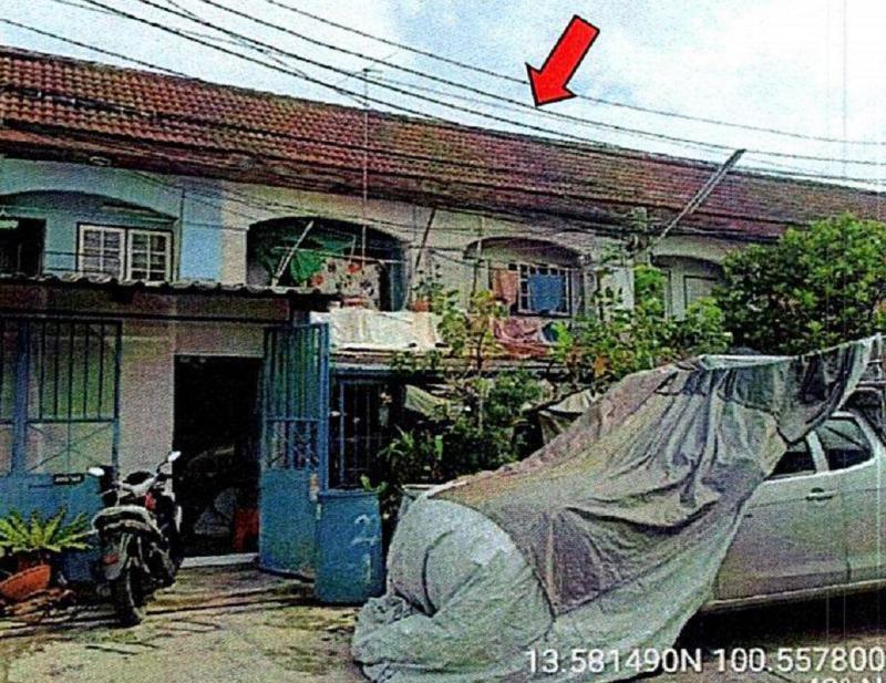 ในคลองบางปลากด พระสมุทรเจดีย์ สมุทรปราการ